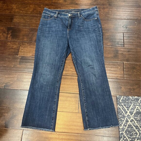 Chicos So Slimming Girlfriend Kick Flare Jeans 12 - Picture 1 of 7